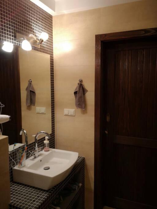 Shalom Corner *Parking For Free* Apartamento Cracóvia Exterior foto